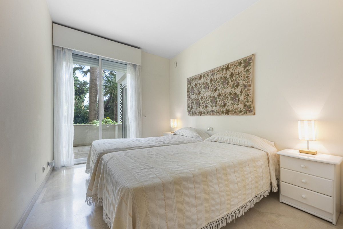 3 Bed Apartment for sale in Estepona Costa Del Sol, Málaga, Spain