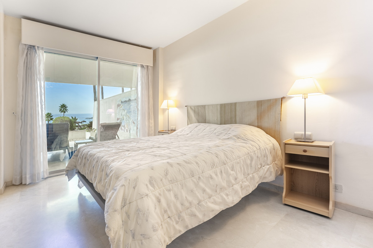 3 Bed Apartment for sale in Estepona Costa Del Sol, Málaga, Spain