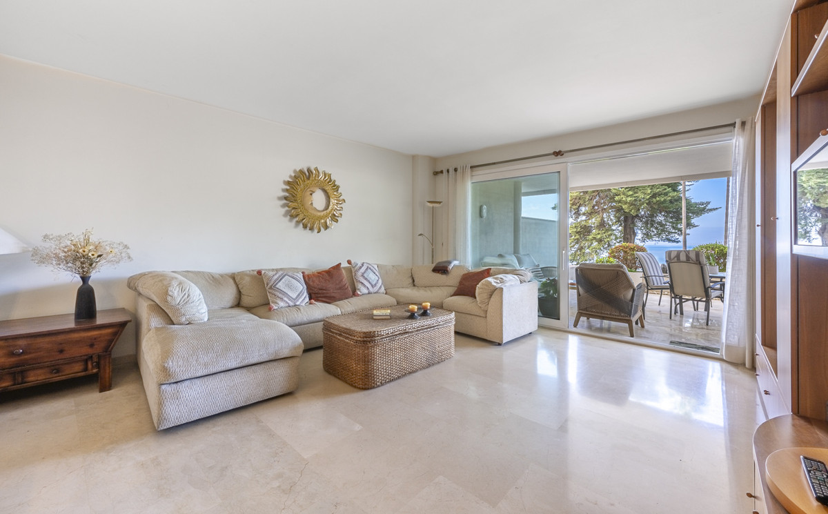 3 Bed Apartment for sale in Estepona Costa Del Sol, Málaga, Spain