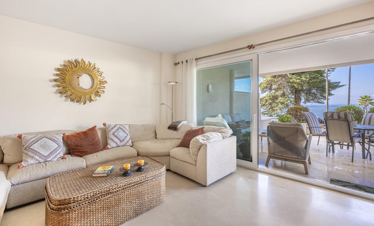 3 Bed Apartment for sale in Estepona Costa Del Sol, Málaga, Spain