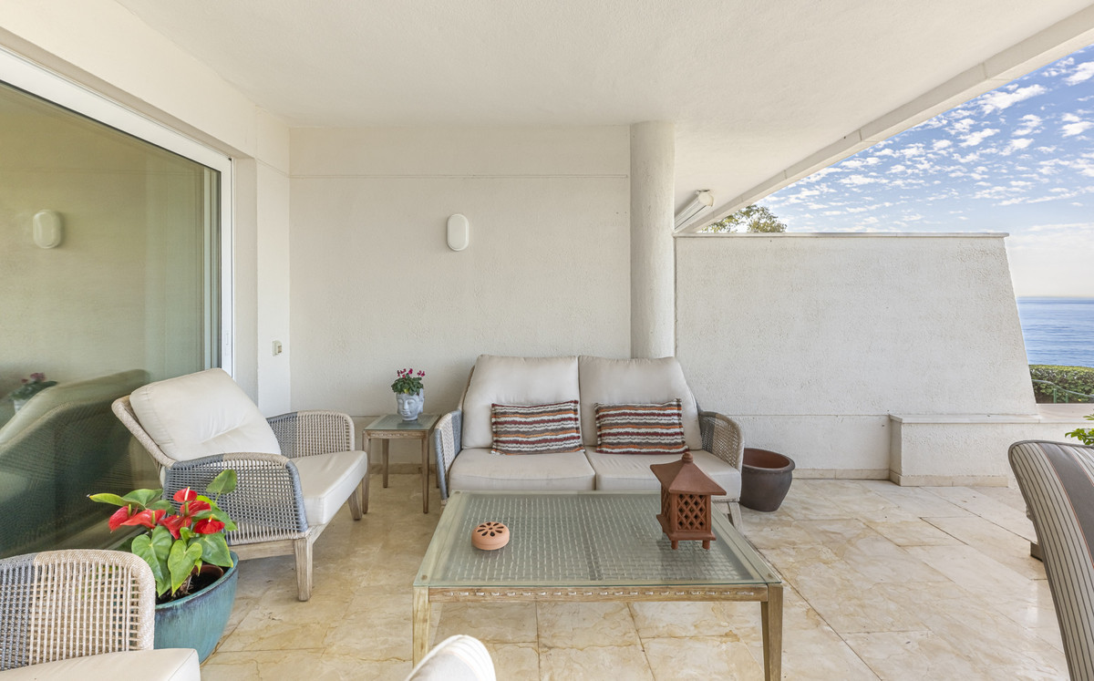 3 Bed Apartment for sale in Estepona Costa Del Sol, Málaga, Spain