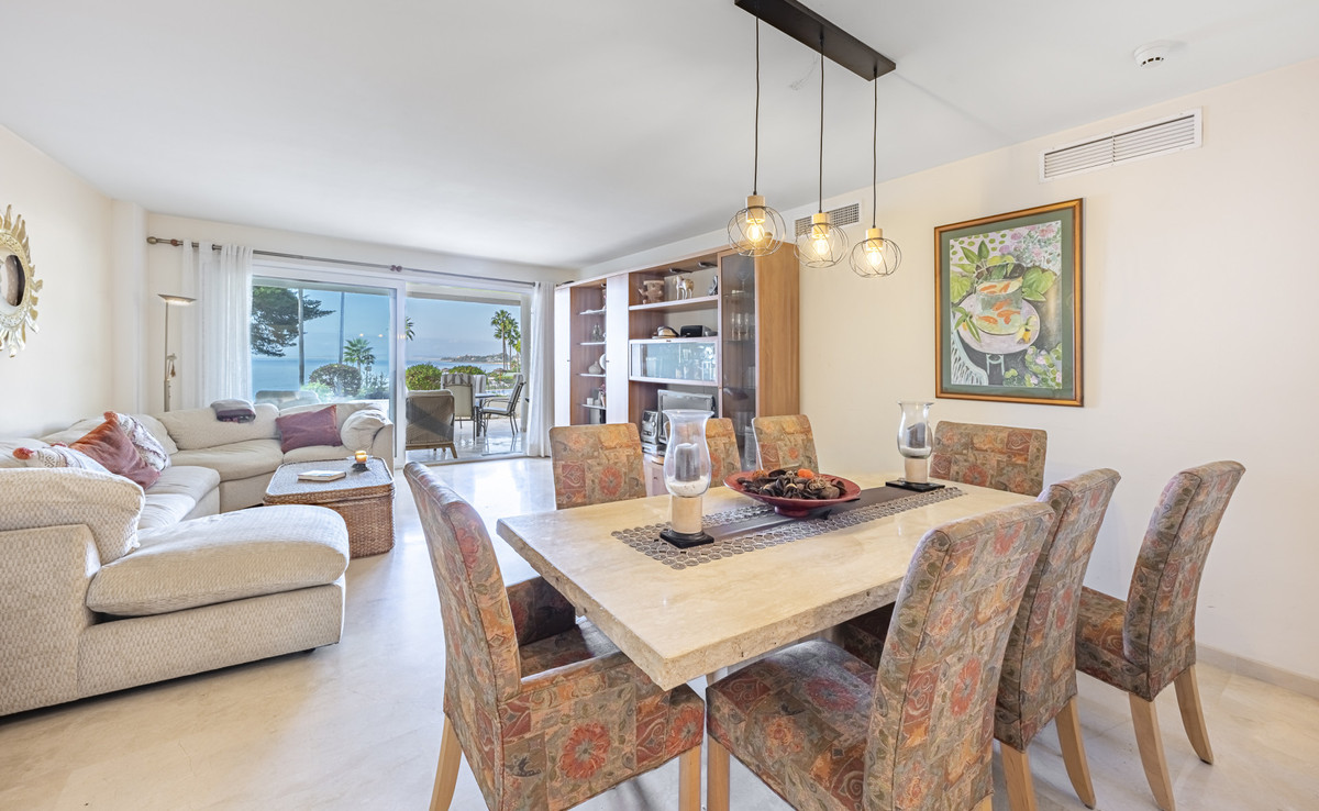 3 Bed Apartment for sale in Estepona Costa Del Sol, Málaga, Spain