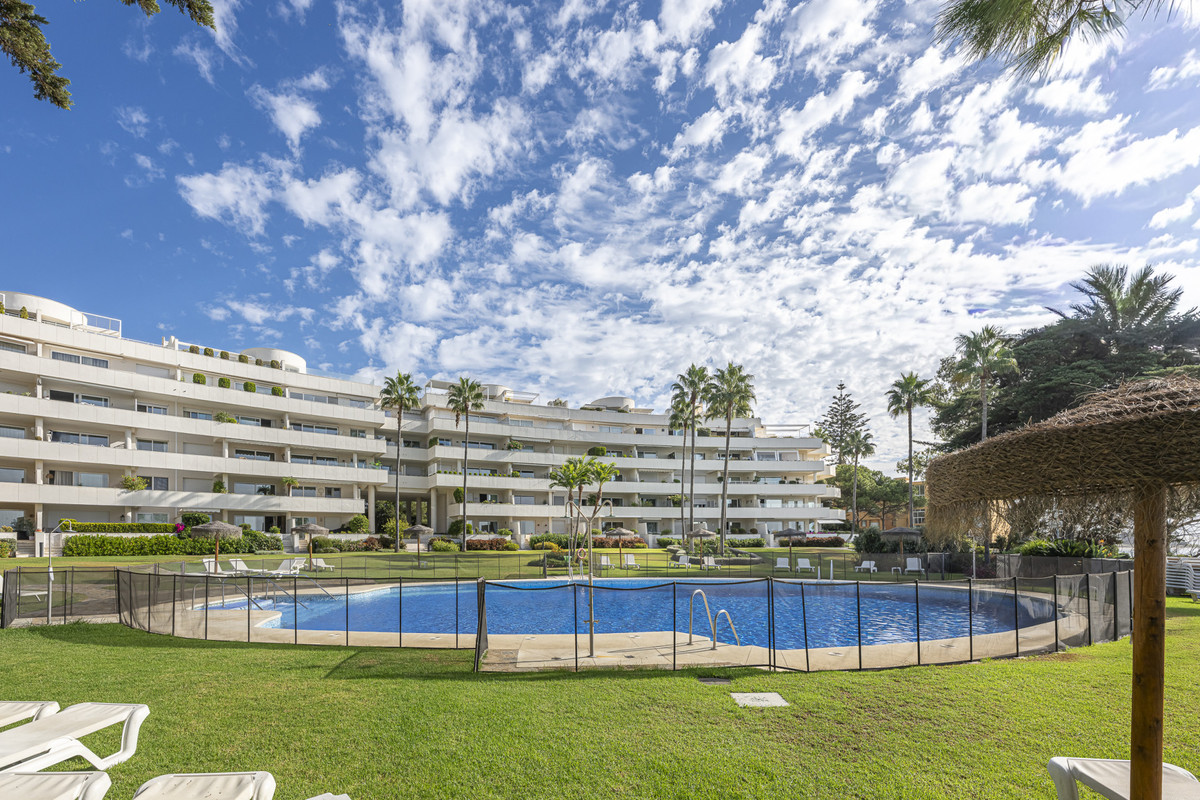 3 Bed Apartment for sale in Estepona Costa Del Sol, Málaga, Spain