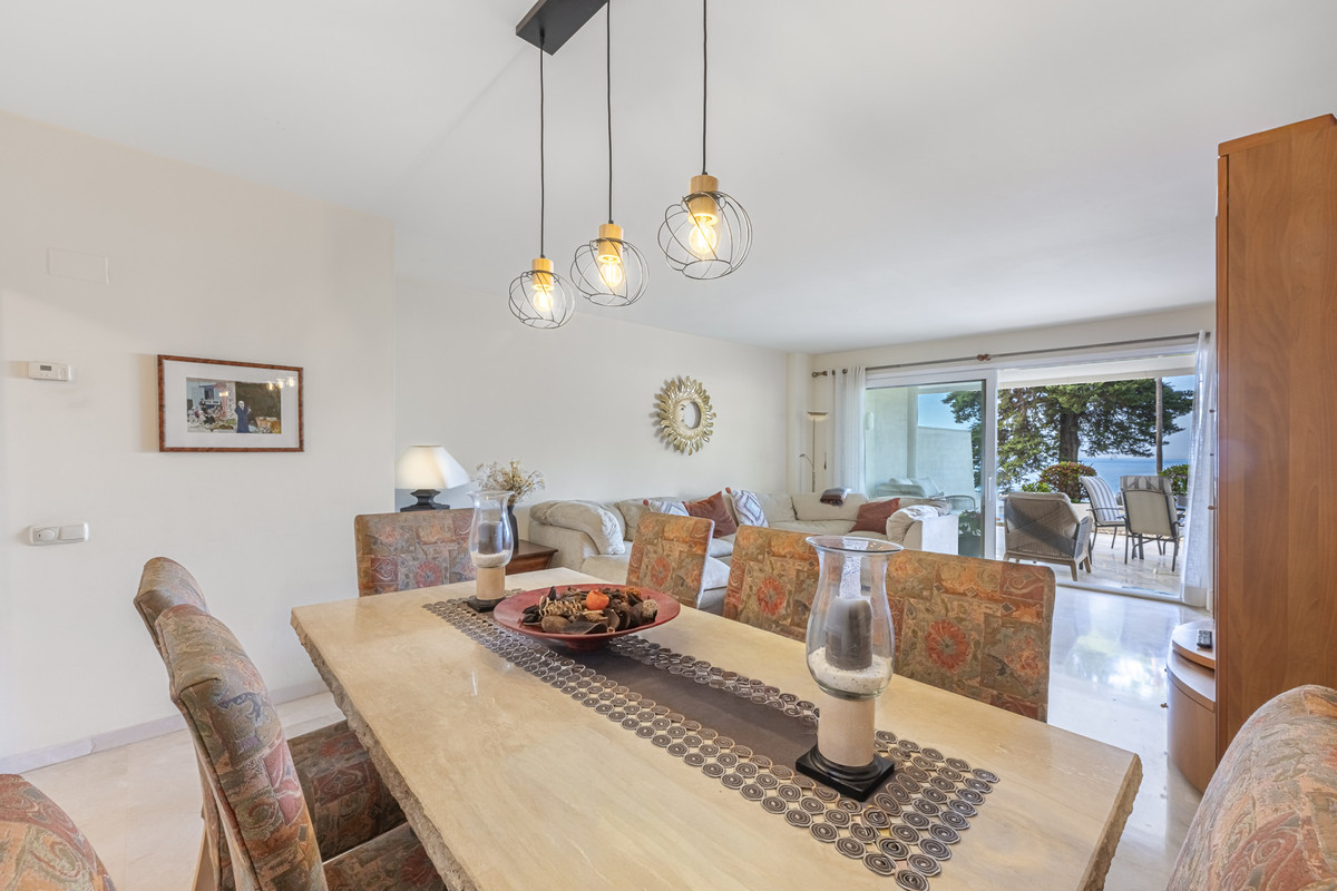 3 Bed Apartment for sale in Estepona Costa Del Sol, Málaga, Spain