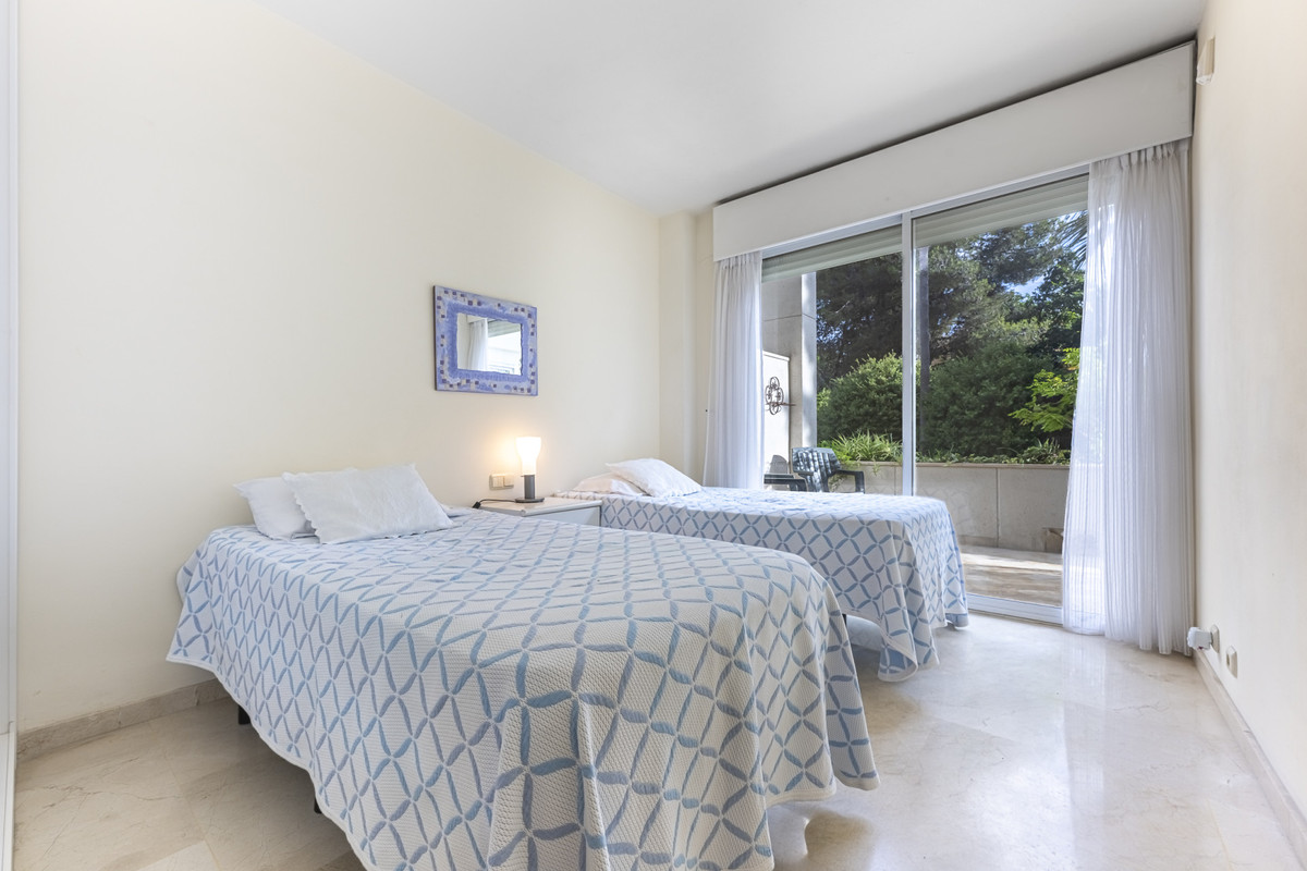 3 Bed Apartment for sale in Estepona Costa Del Sol, Málaga, Spain