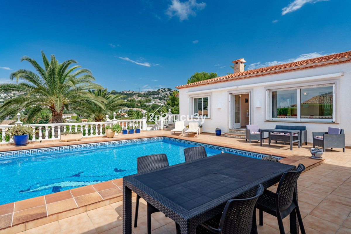 Se vende Villa - Chalet de 3 dormitorios en Costa Blanca, Alicante, España