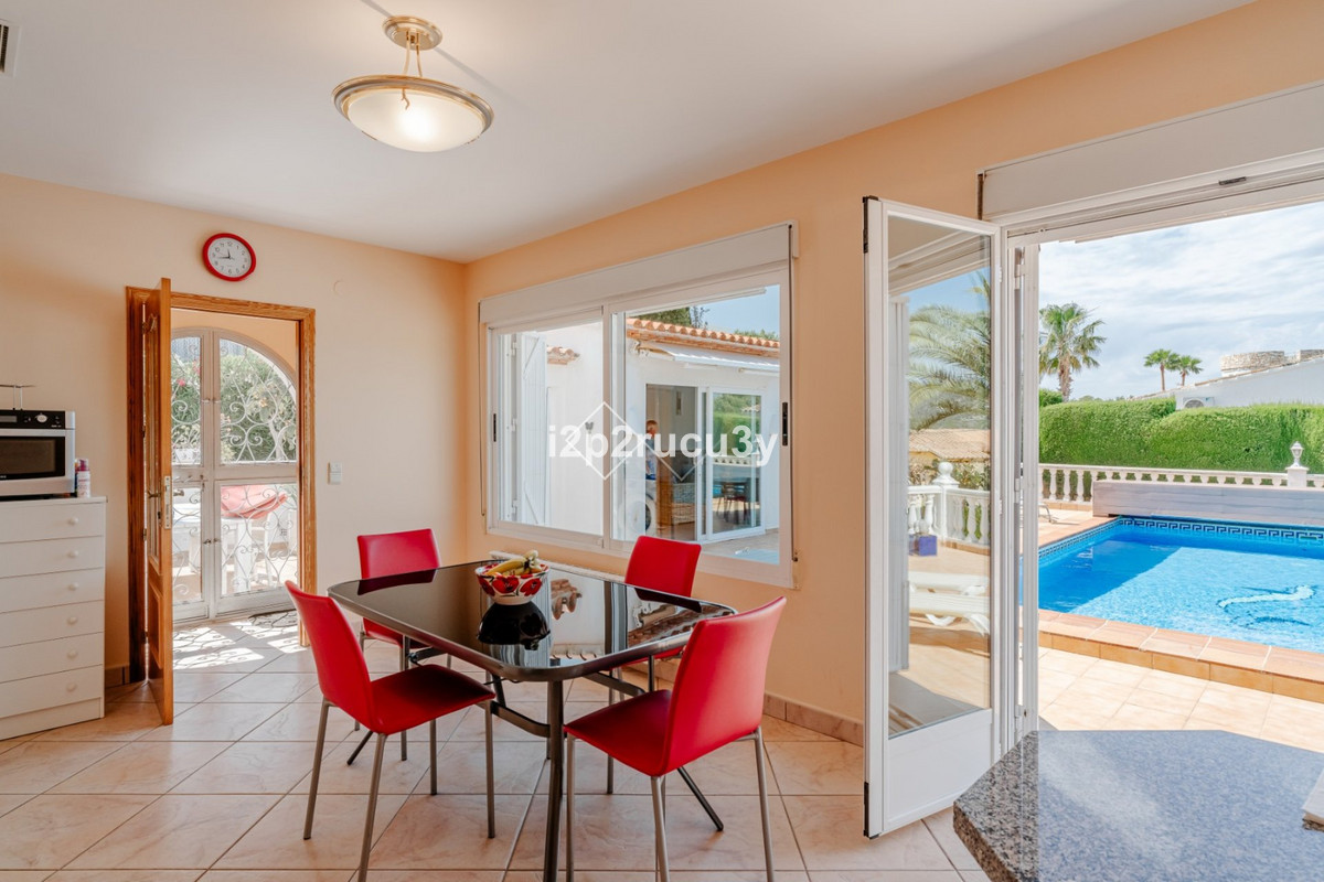 Se vende Villa - Chalet de 3 dormitorios en Costa Blanca, Alicante, España