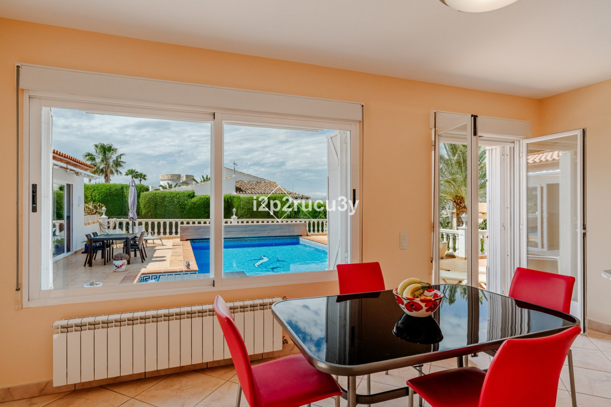 Se vende Villa - Chalet de 3 dormitorios en Costa Blanca, Alicante, España