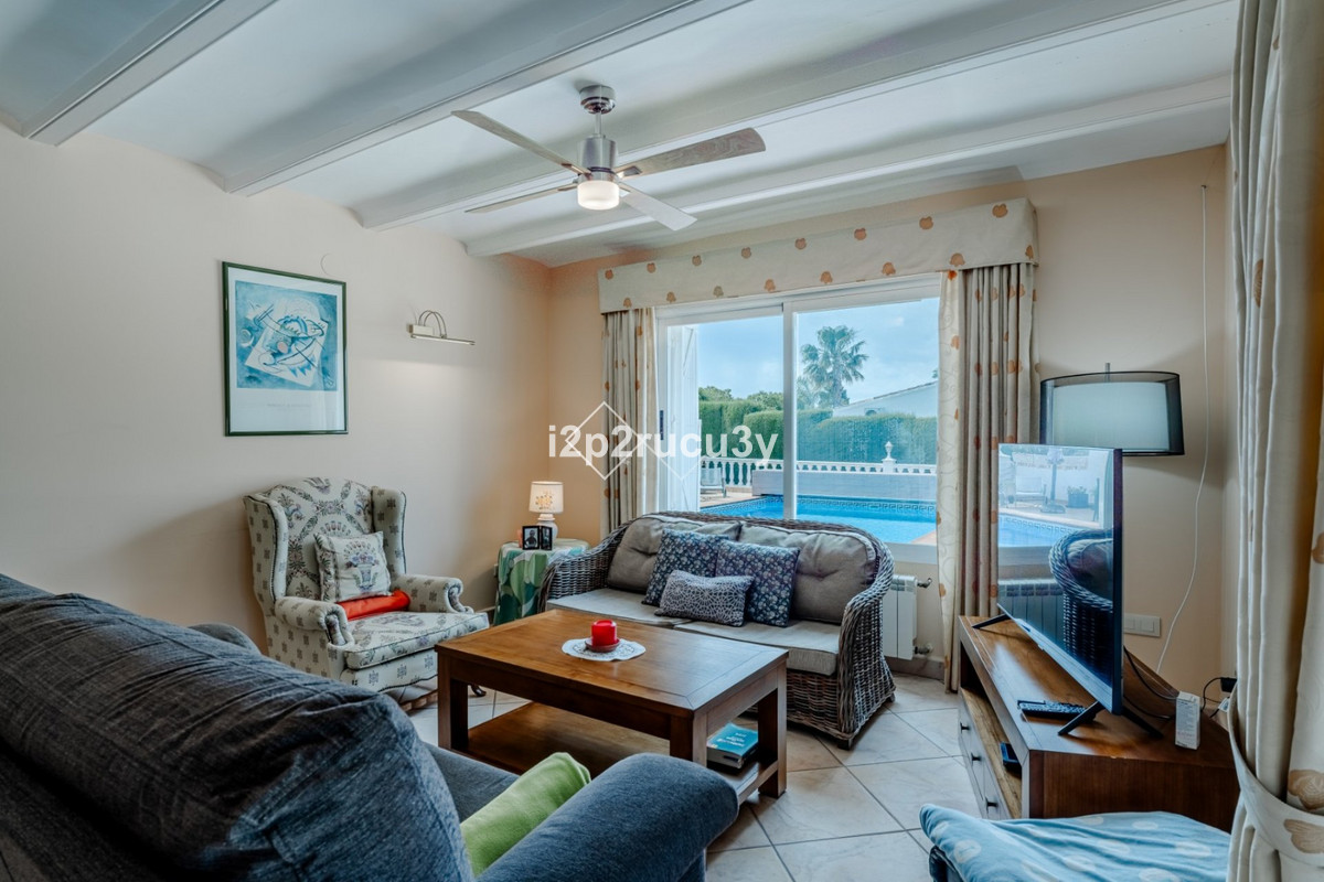 Se vende Villa - Chalet de 3 dormitorios en Costa Blanca, Alicante, España