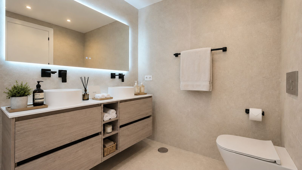 4 Bed Townhouse for sale in Nueva Andalucía Costa Del Sol, Málaga, Spain