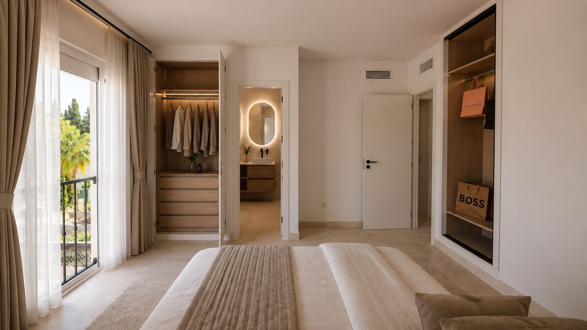 4 Bed Townhouse for sale in Nueva Andalucía Costa Del Sol, Málaga, Spain