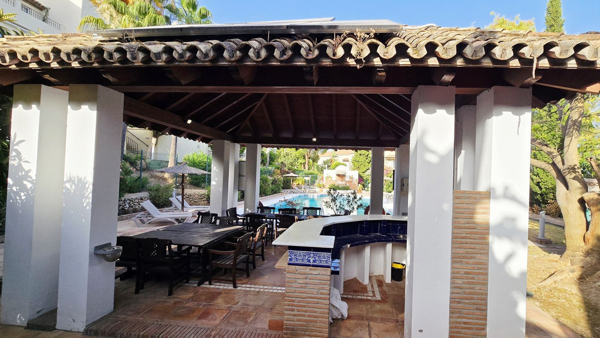 4 Bed Townhouse for sale in Nueva Andalucía Costa Del Sol, Málaga, Spain