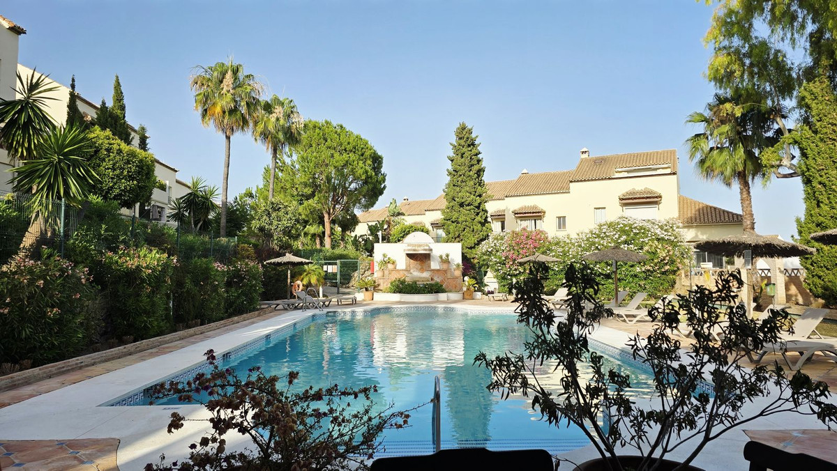 4 Bed Townhouse for sale in Nueva Andalucía Costa Del Sol, Málaga, Spain