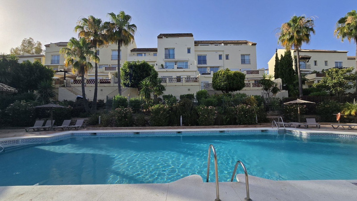 4 Bed Townhouse for sale in Nueva Andalucía Costa Del Sol, Málaga, Spain