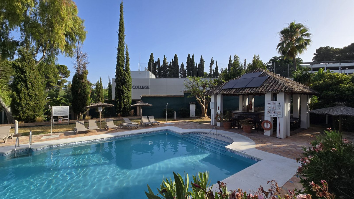 4 Bed Townhouse for sale in Nueva Andalucía Costa Del Sol, Málaga, Spain