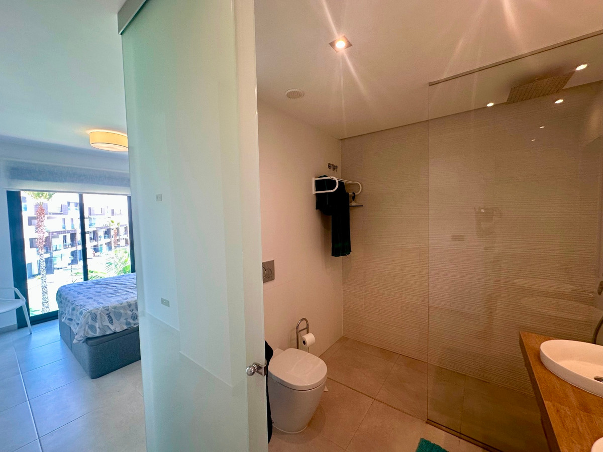 3 Bed Apartment for sale in Urbanización El Raso Costa Blanca, Alicante, Spain
