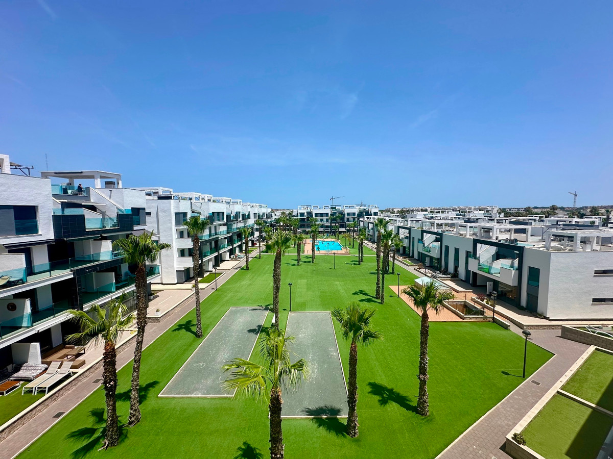 3 Bed Apartment for sale in Urbanización El Raso Costa Blanca, Alicante, Spain