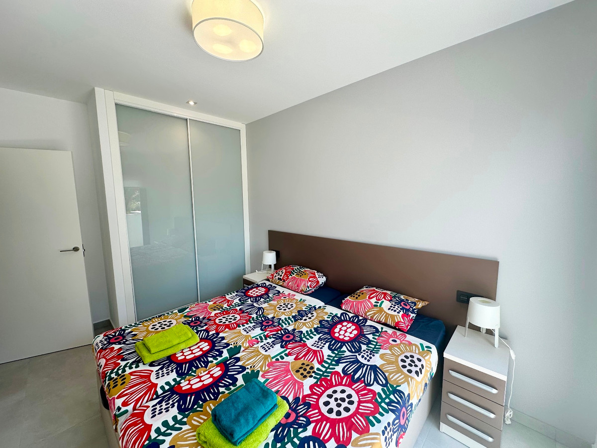 3 Bed Apartment for sale in Urbanización El Raso Costa Blanca, Alicante, Spain