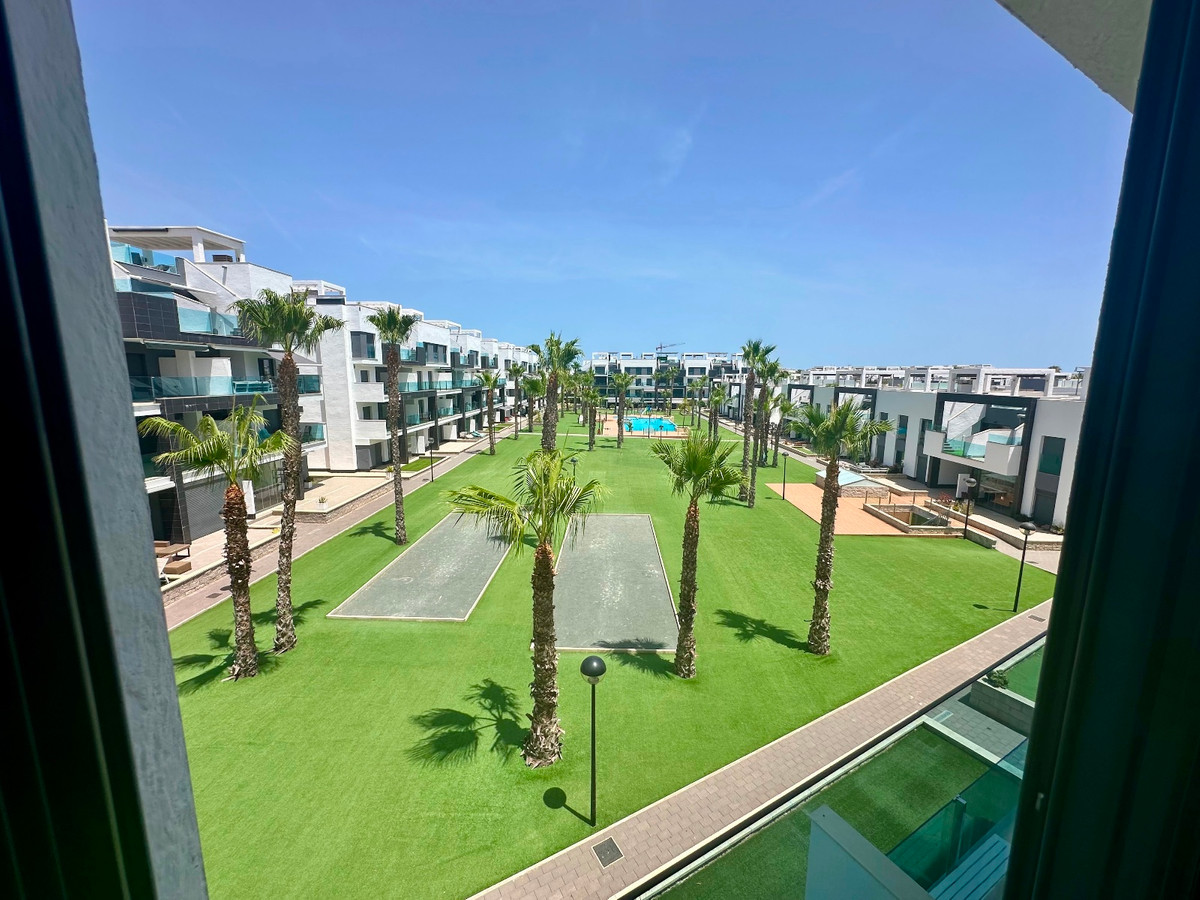 3 Bed Apartment for sale in Urbanización El Raso Costa Blanca, Alicante, Spain