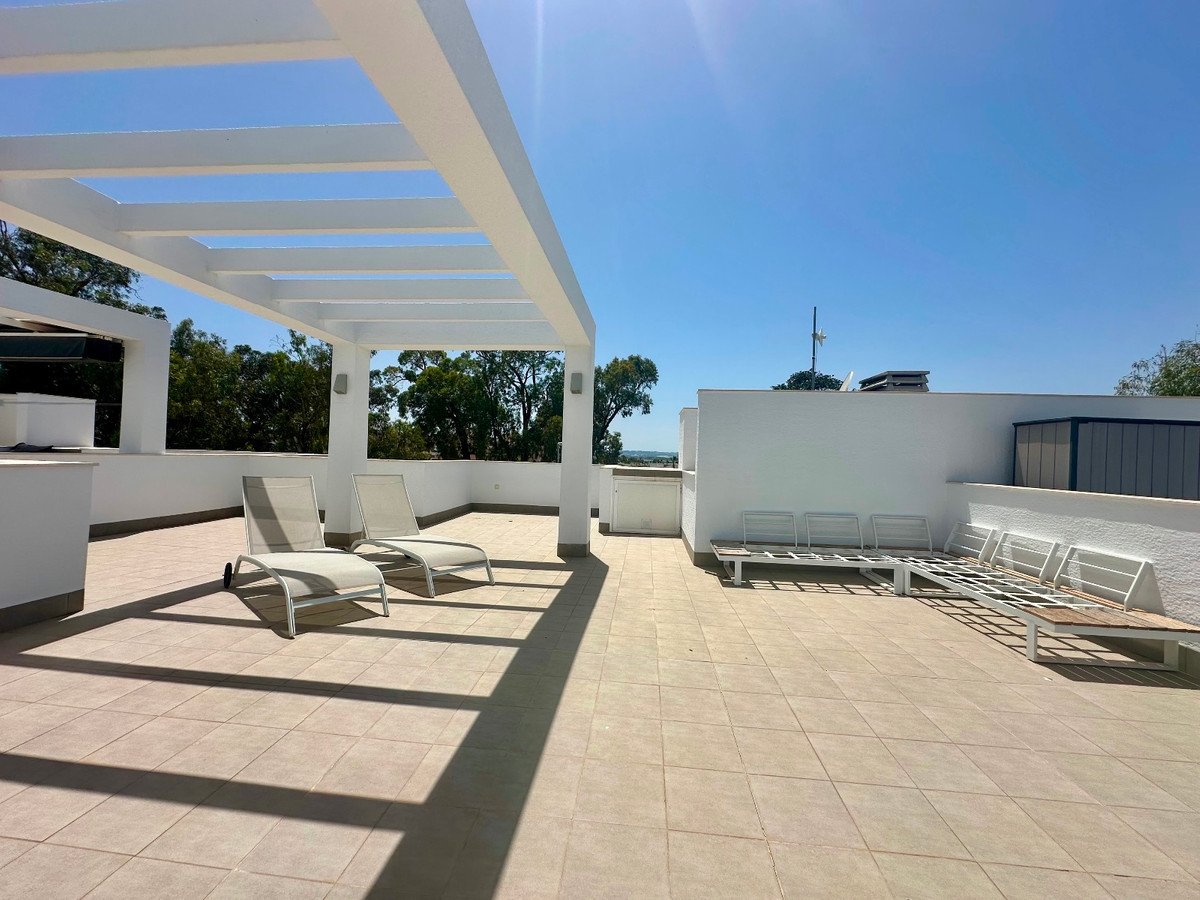 3 Bed Apartment for sale in Urbanización El Raso Costa Blanca, Alicante, Spain