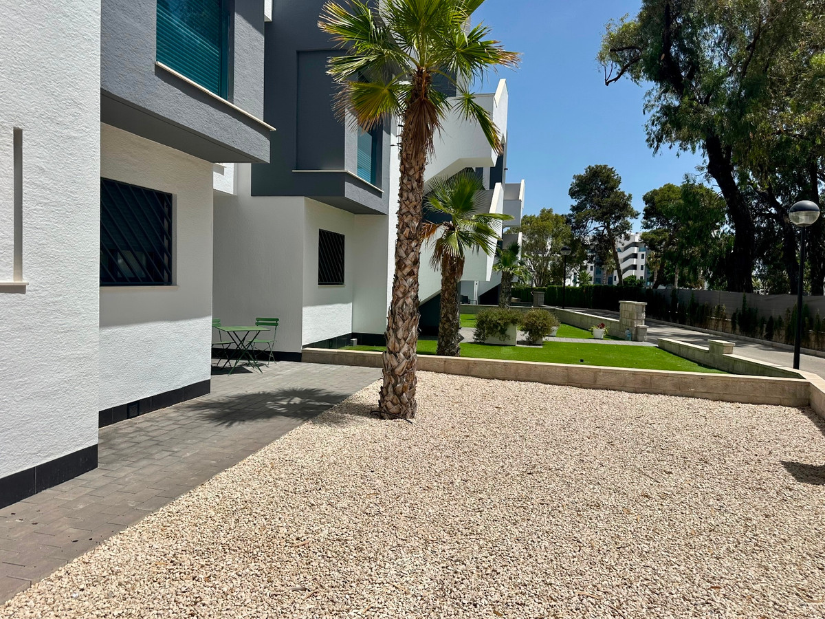 3 Bed Apartment for sale in Urbanización El Raso Costa Blanca, Alicante, Spain