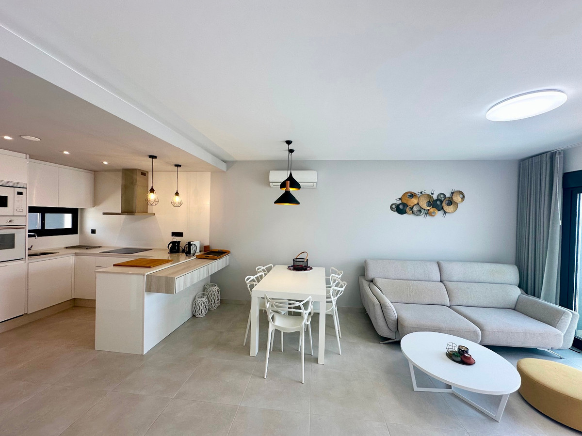 3 Bed Apartment for sale in Urbanización El Raso Costa Blanca, Alicante, Spain