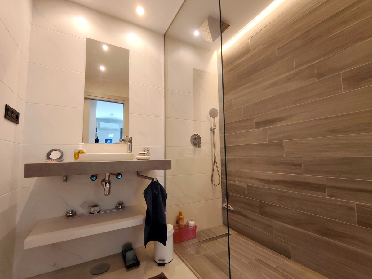 3 Bed Apartment for sale in Guardamar Del Segura Costa Blanca, Alicante, Spain