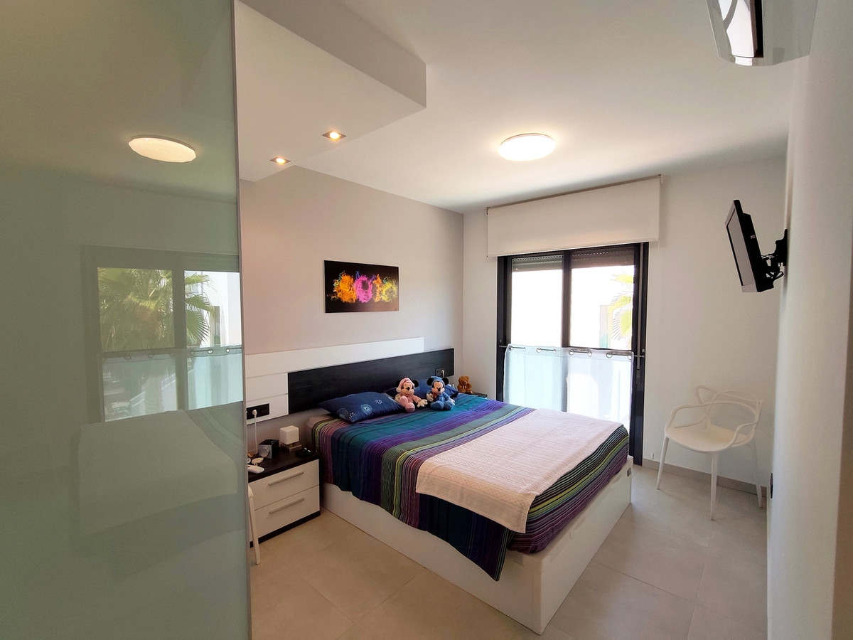 3 Bed Apartment for sale in Guardamar Del Segura Costa Blanca, Alicante, Spain