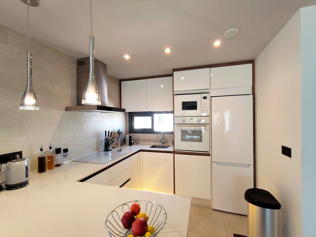 3 Bed Apartment for sale in Guardamar Del Segura Costa Blanca, Alicante, Spain