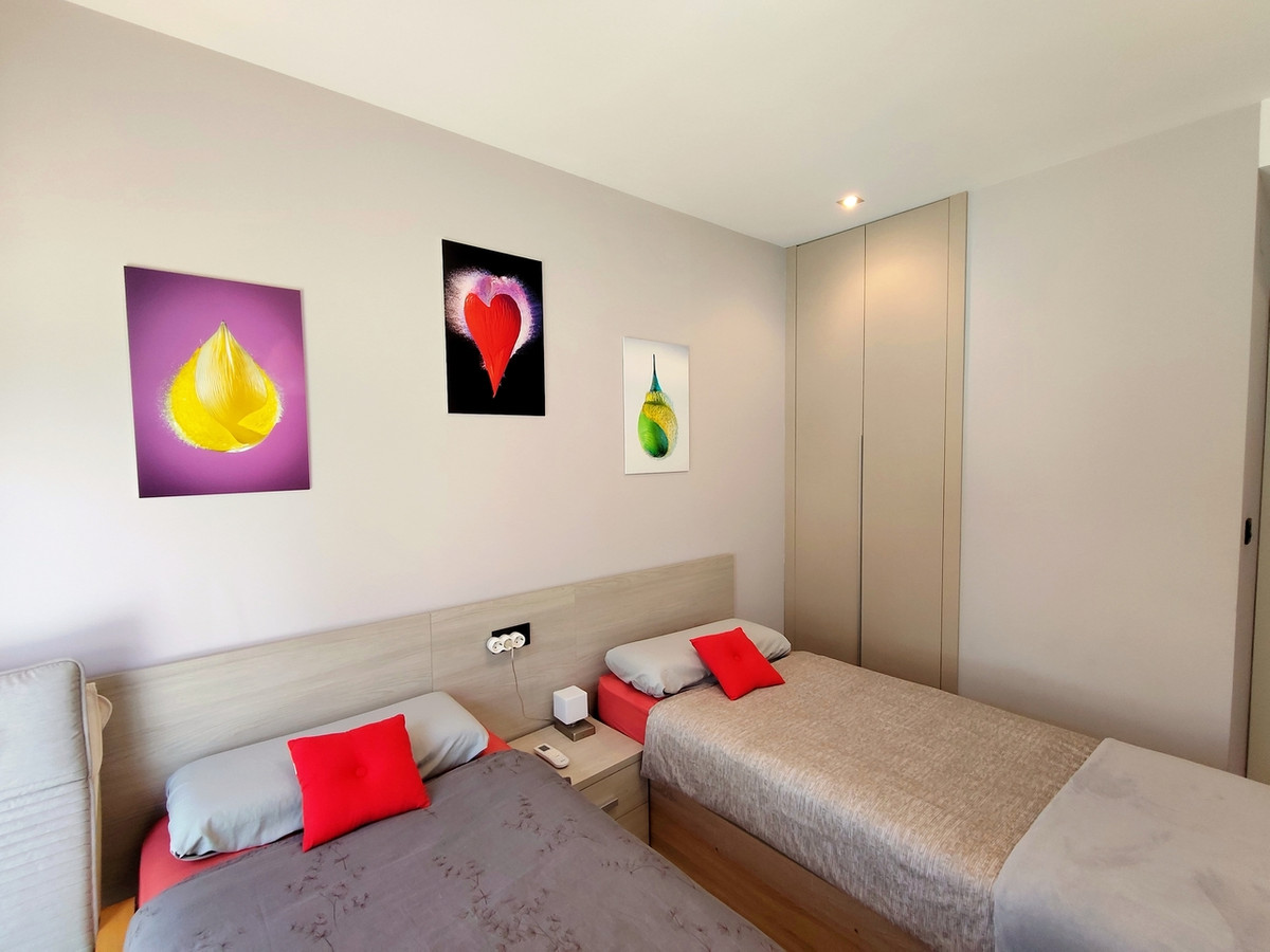 3 Bed Apartment for sale in Guardamar Del Segura Costa Blanca, Alicante, Spain