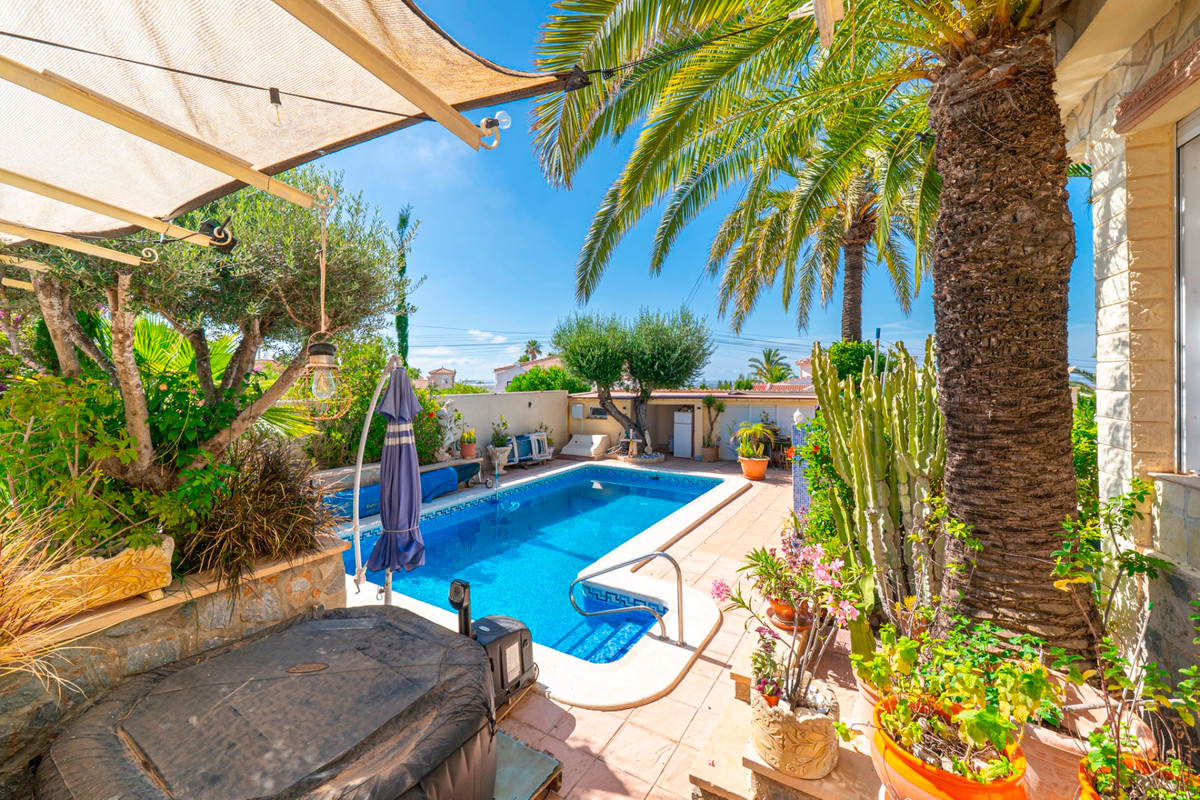 3 Bed Townhouse for sale in Rojales Costa Blanca, Alicante, Spain