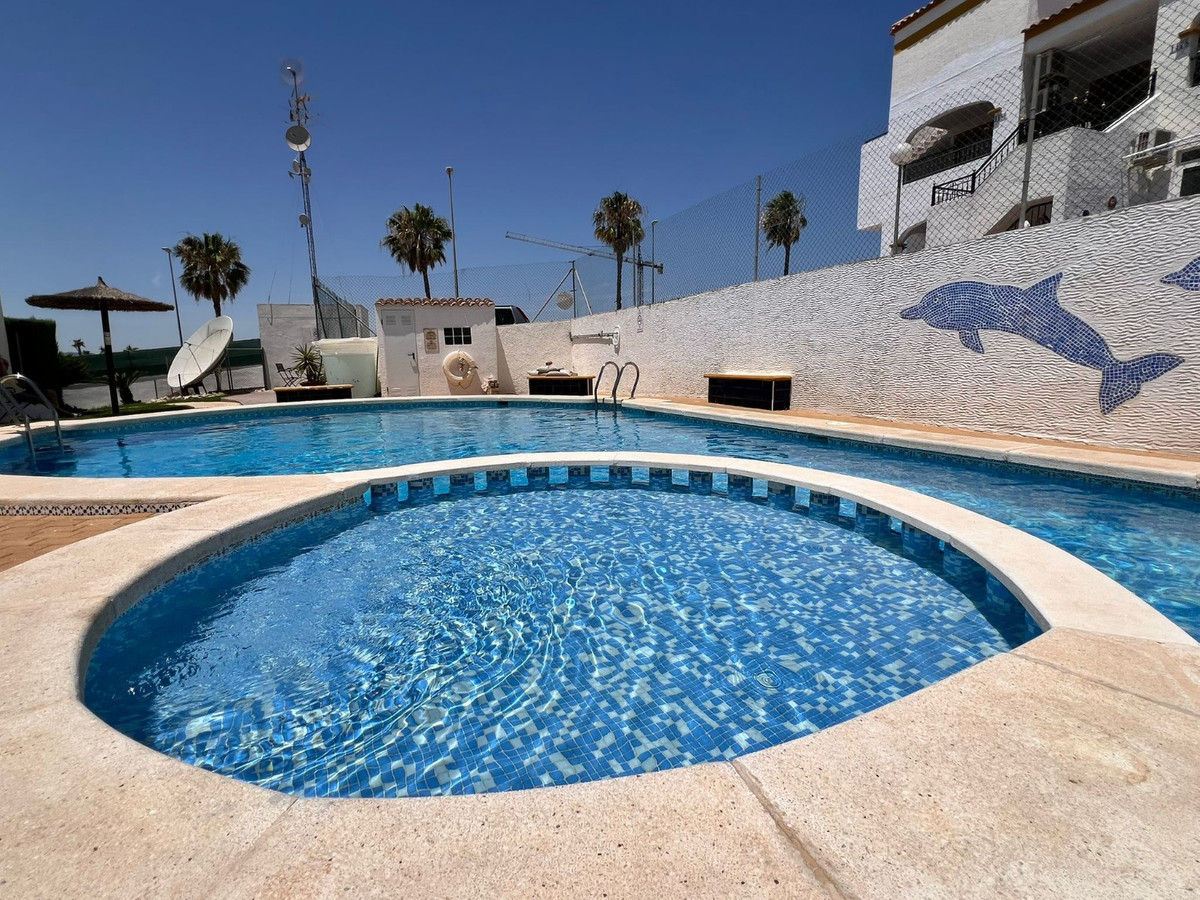 Se vende Apartamento Planta Baja de 2 dormitorios en Costa Blanca, Alicante, España