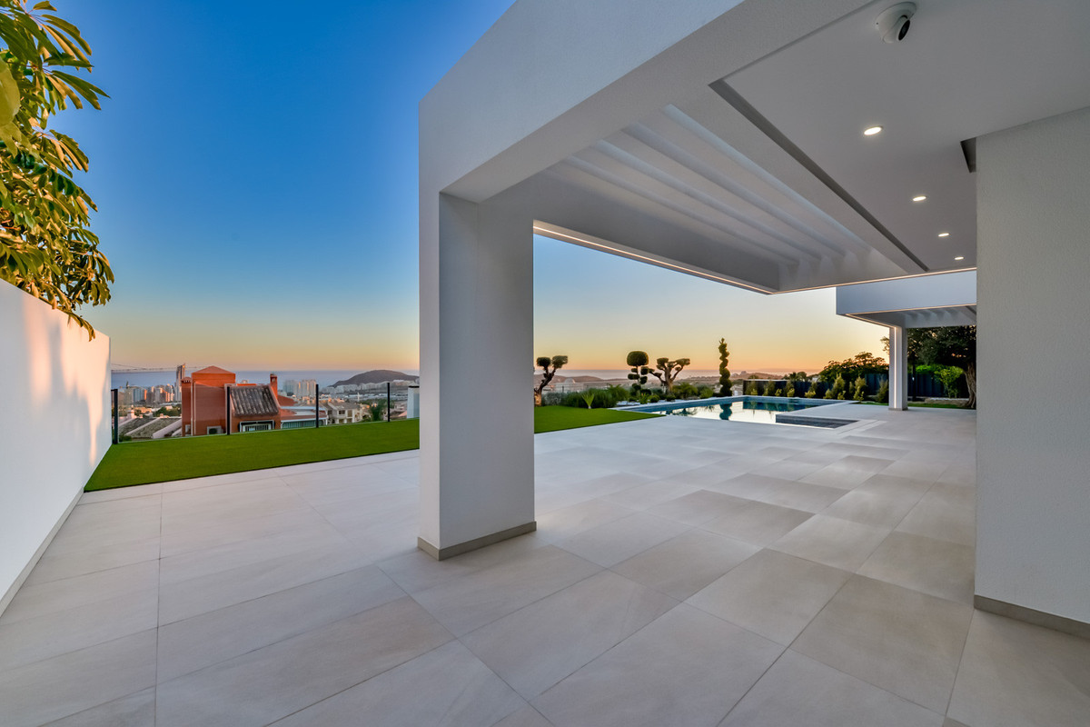 Se vende Villa - Chalet de 7 dormitorios en Costa Blanca, Alicante, España