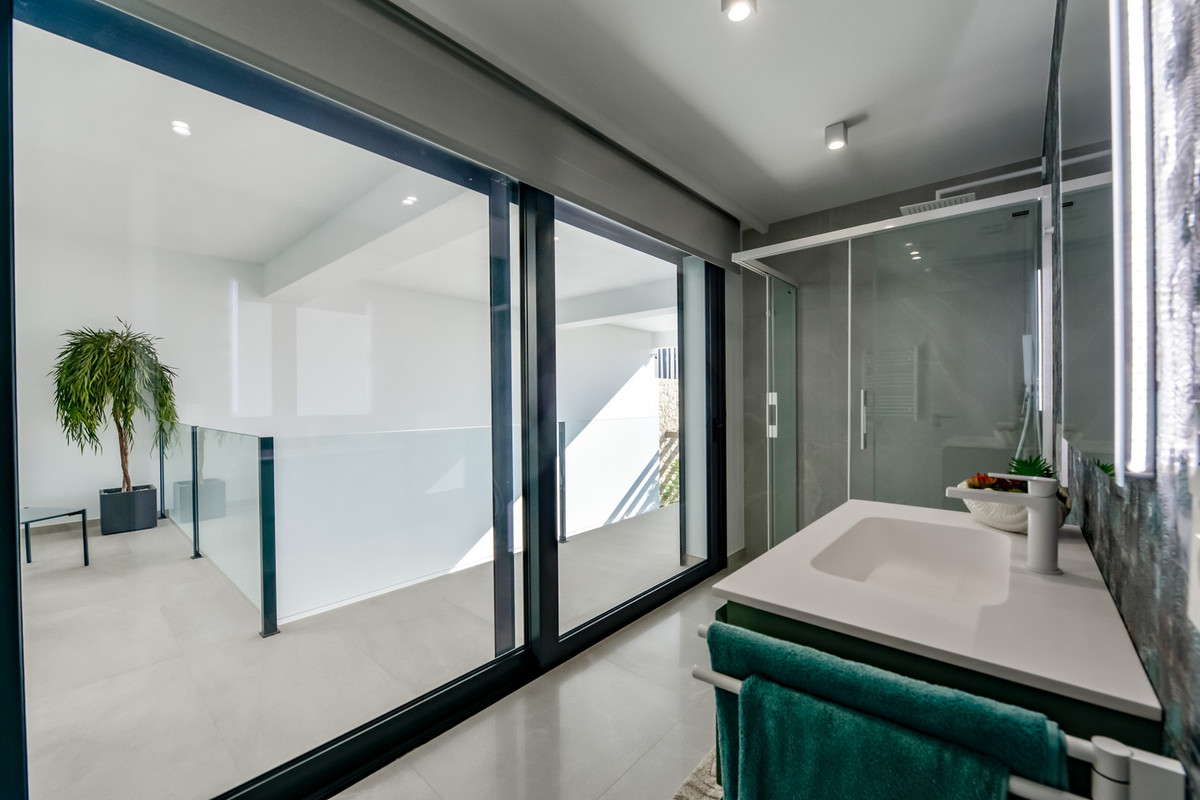 Se vende Villa - Chalet de 7 dormitorios en Costa Blanca, Alicante, España