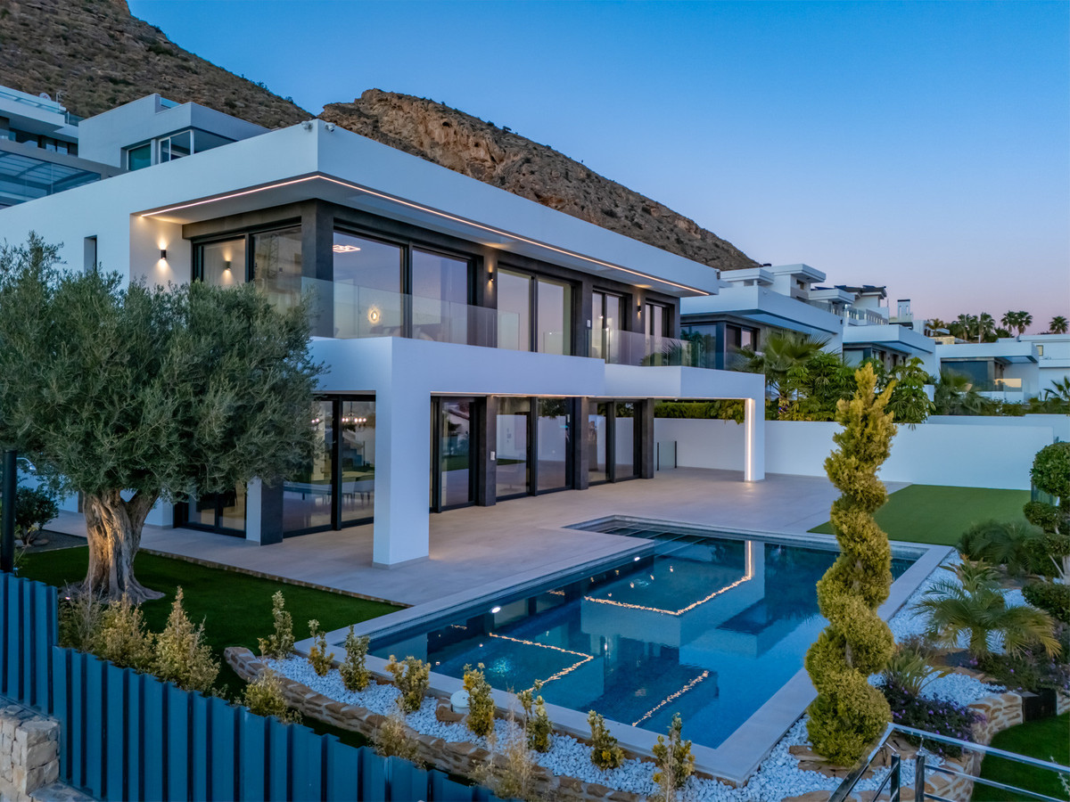 Se vende Villa - Chalet de 7 dormitorios en Costa Blanca, Alicante, España