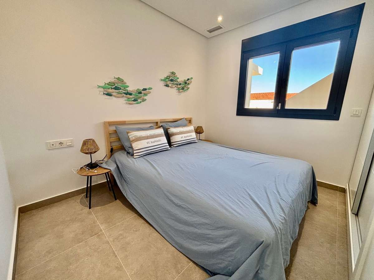 Se vende Villa - Chalet de 3 dormitorios en Costa Blanca, Alicante, España