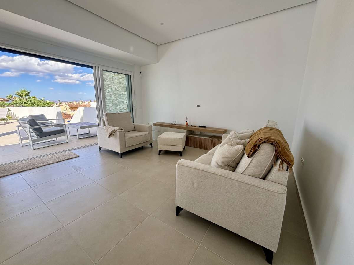 Se vende Villa - Chalet de 3 dormitorios en Costa Blanca, Alicante, España
