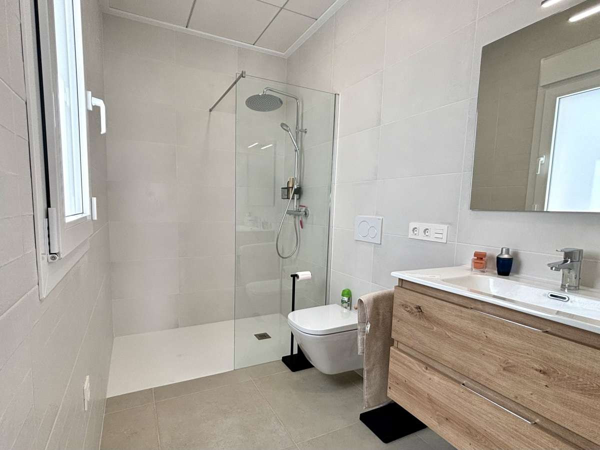 Se vende Villa - Chalet de 3 dormitorios en Costa Blanca, Alicante, España