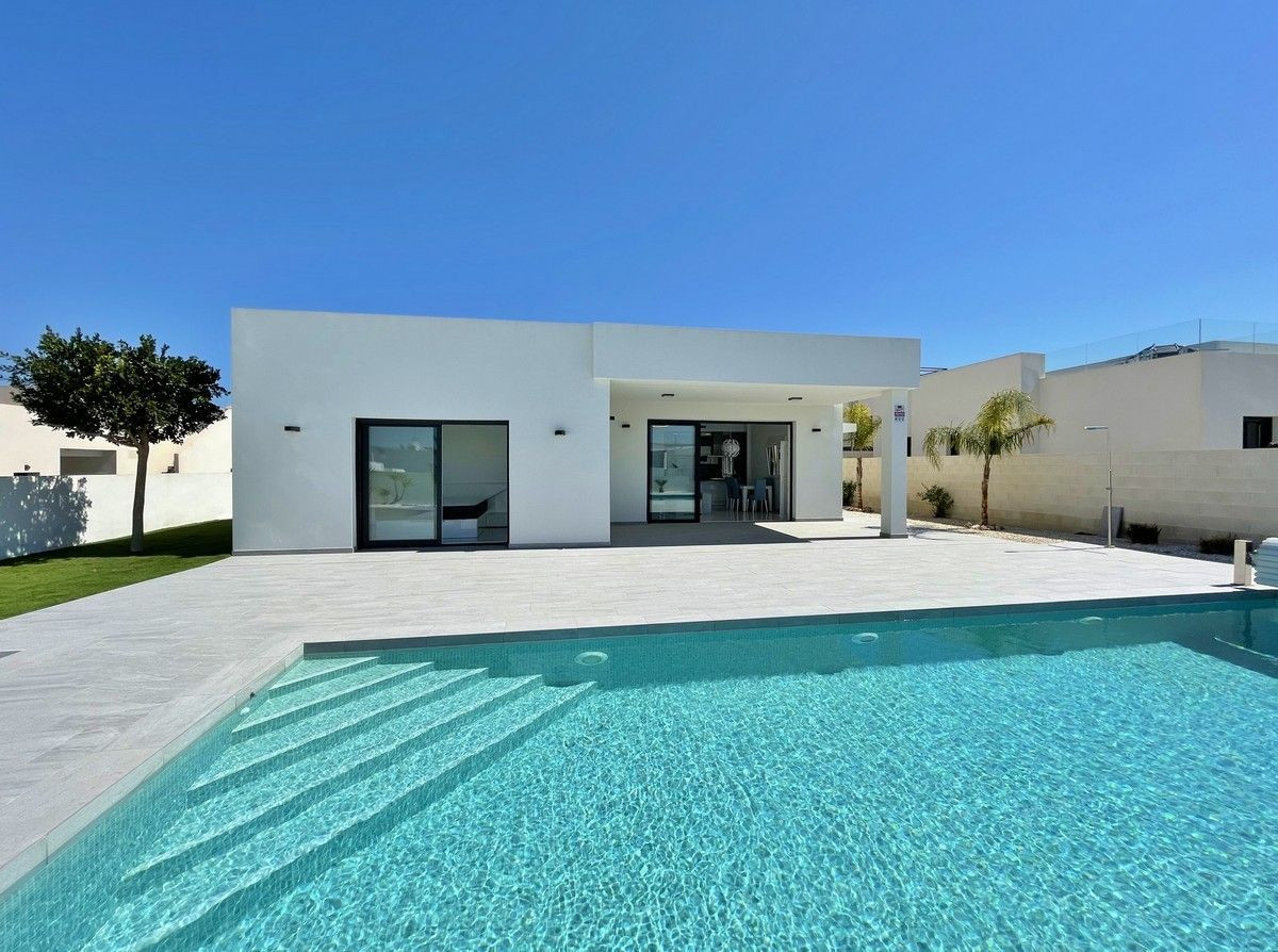 Se vende Villa - Chalet de 3 dormitorios en Costa Blanca, Alicante, España