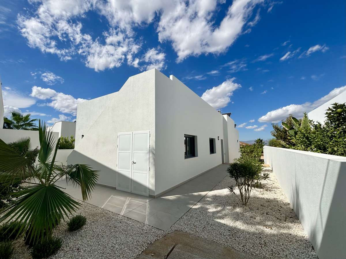 Se vende Villa - Chalet de 3 dormitorios en Costa Blanca, Alicante, España