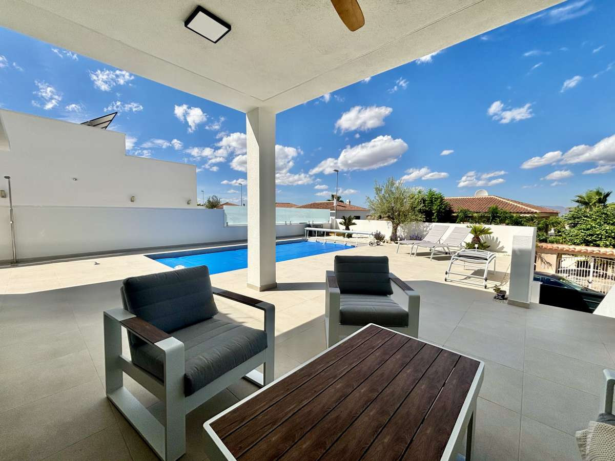 Se vende Villa - Chalet de 3 dormitorios en Costa Blanca, Alicante, España
