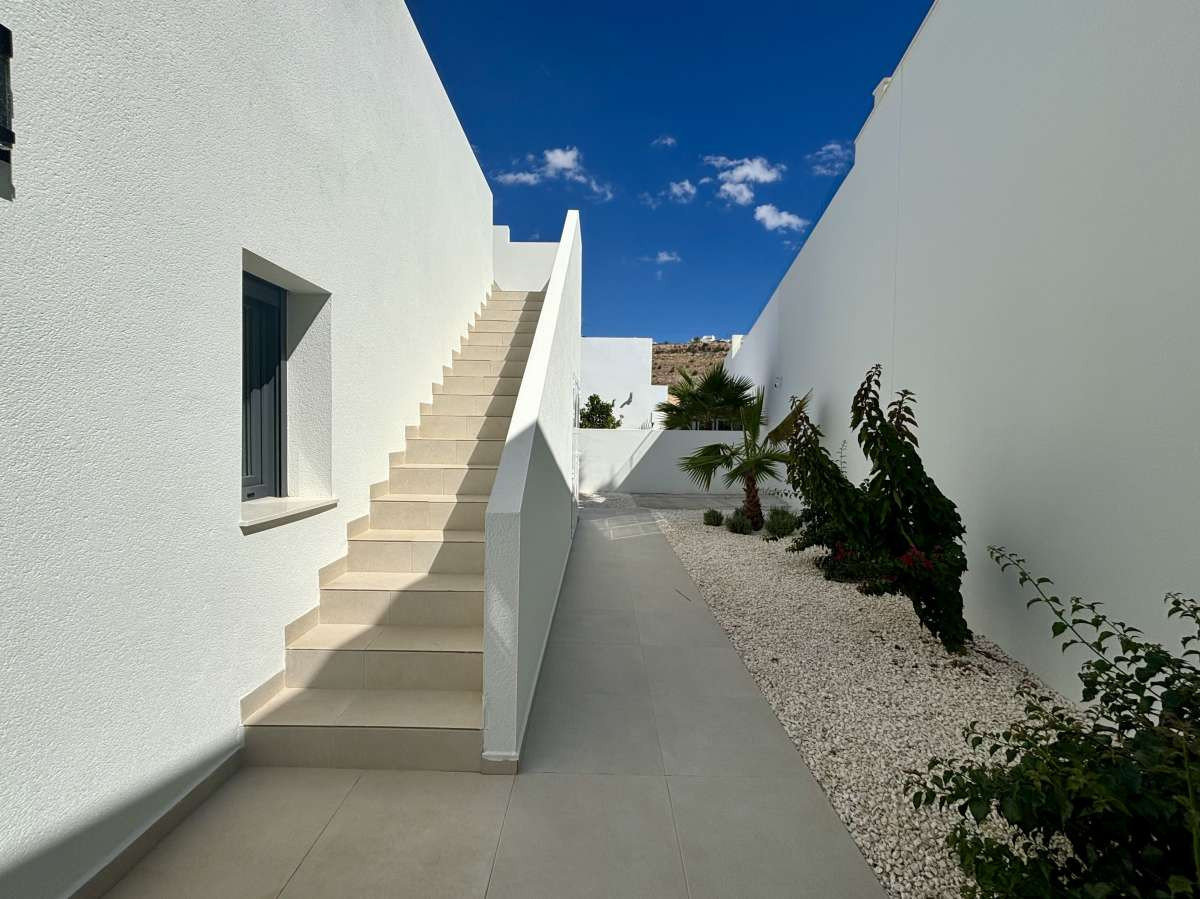 Se vende Villa - Chalet de 3 dormitorios en Costa Blanca, Alicante, España