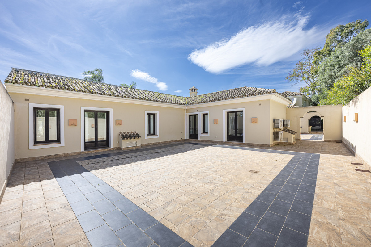 5 Bed Townhouse for sale in Sotogrande Alto Costa Del Sol, Cádiz, Spain