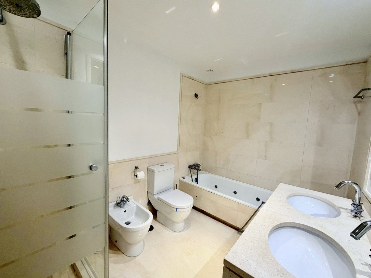 2 Bed Apartment for sale in Los Flamingos Costa Del Sol, Málaga, Spain