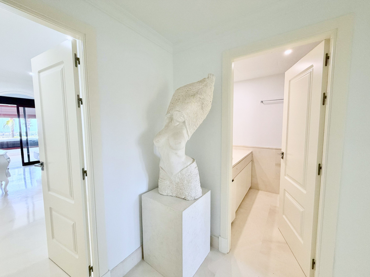 2 Bed Apartment for sale in Los Flamingos Costa Del Sol, Málaga, Spain