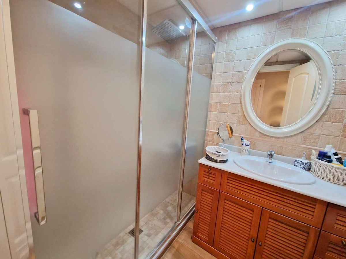 5 Bed Apartment for sale in Málaga Costa Del Sol, Málaga, Spain