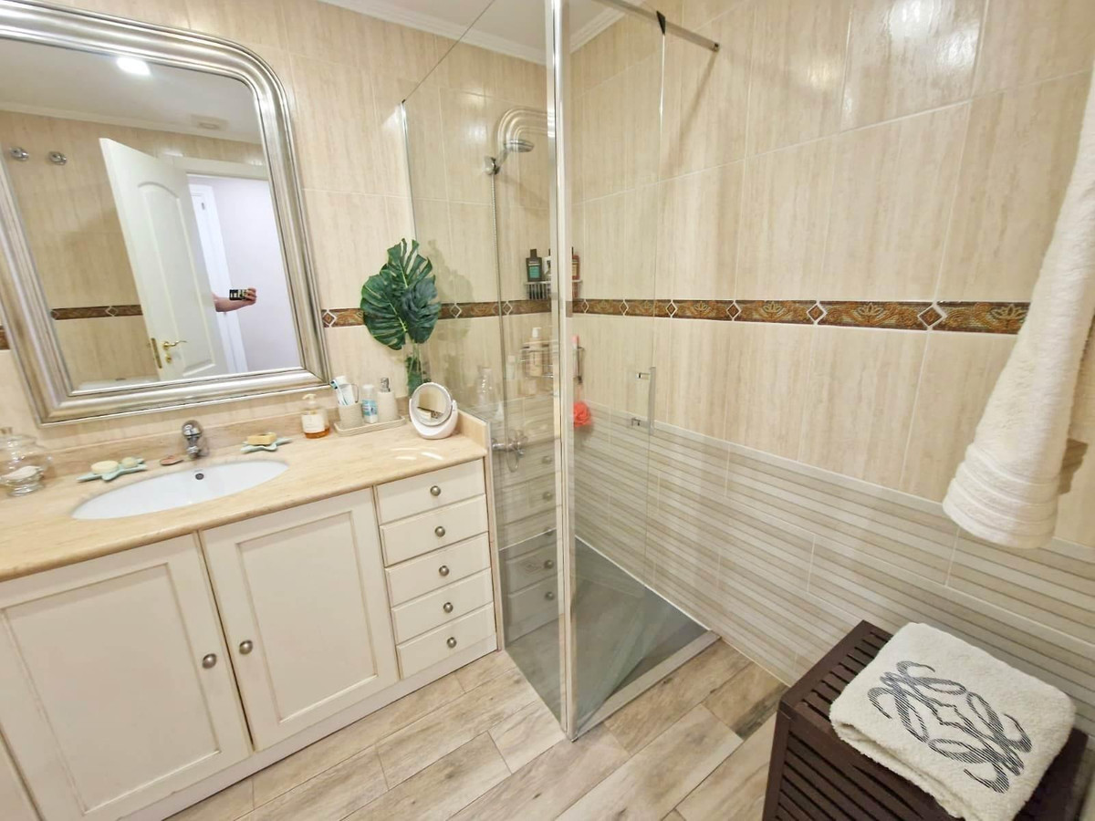 5 Bed Apartment for sale in Málaga Costa Del Sol, Málaga, Spain