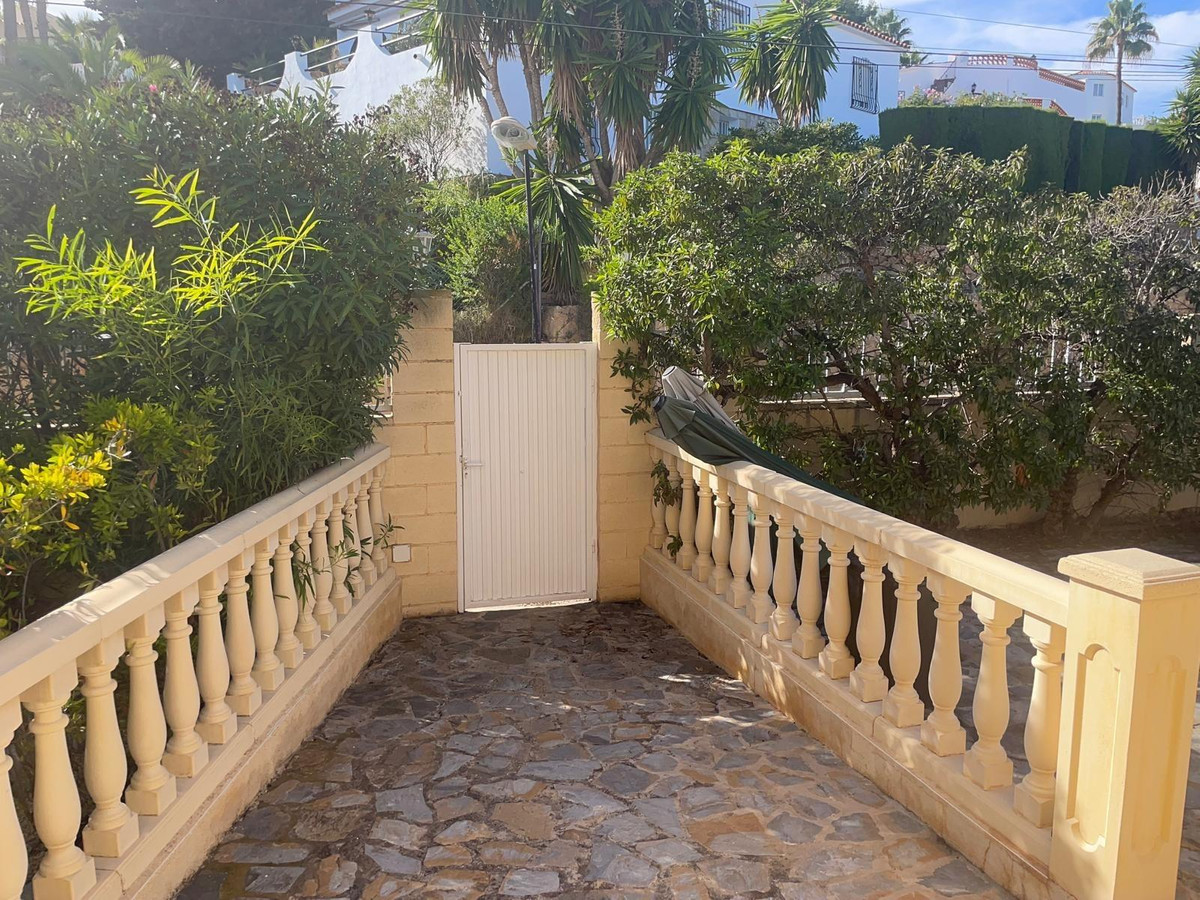 4 Bed Townhouse for sale in La Nucia Costa Blanca, Alicante, Spain
