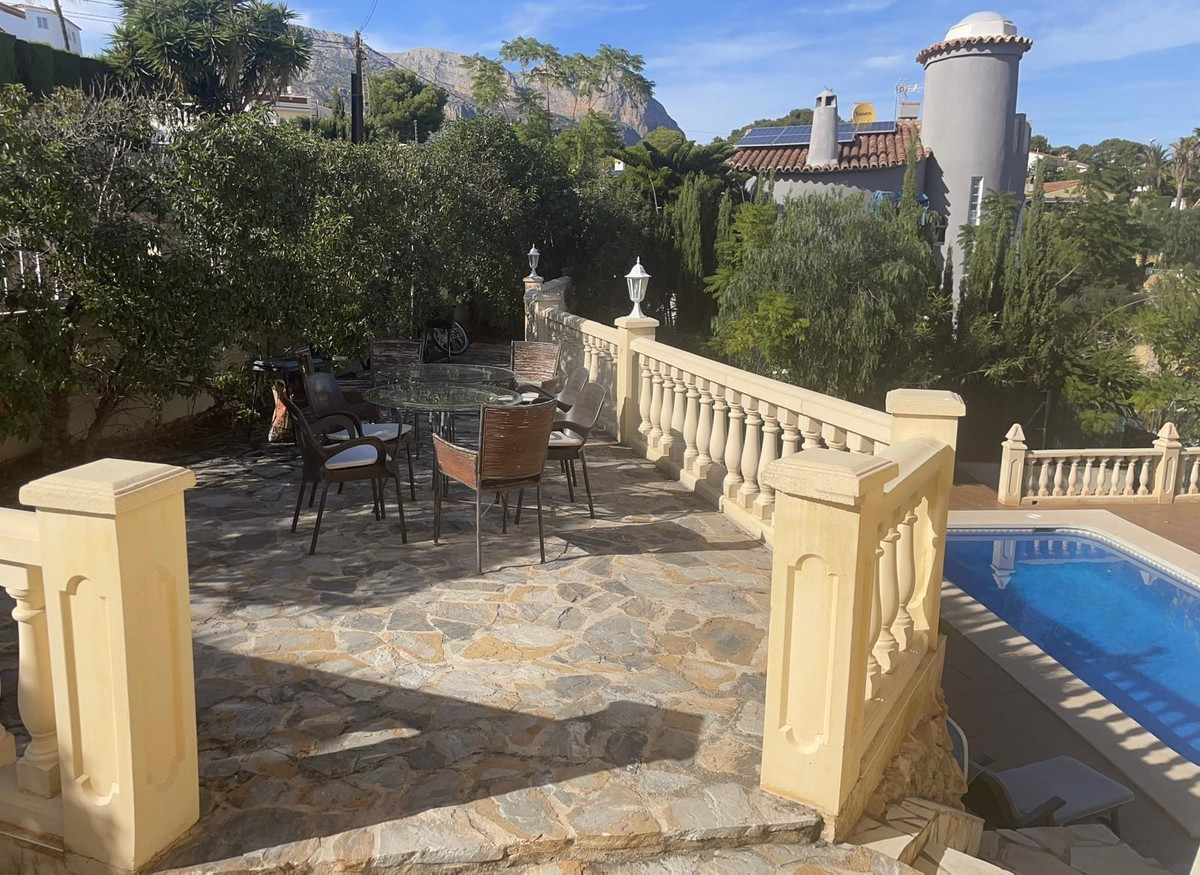 4 Bed Townhouse for sale in La Nucia Costa Blanca, Alicante, Spain