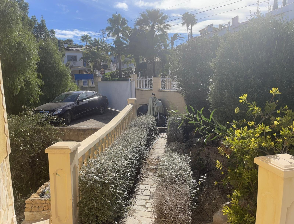 4 Bed Townhouse for sale in La Nucia Costa Blanca, Alicante, Spain